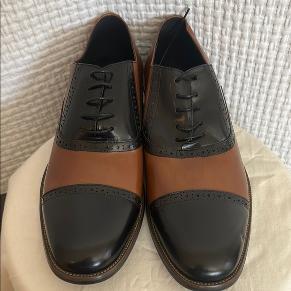 Elegant Black and Brown Men's Oxfords - Picture 1 of 15